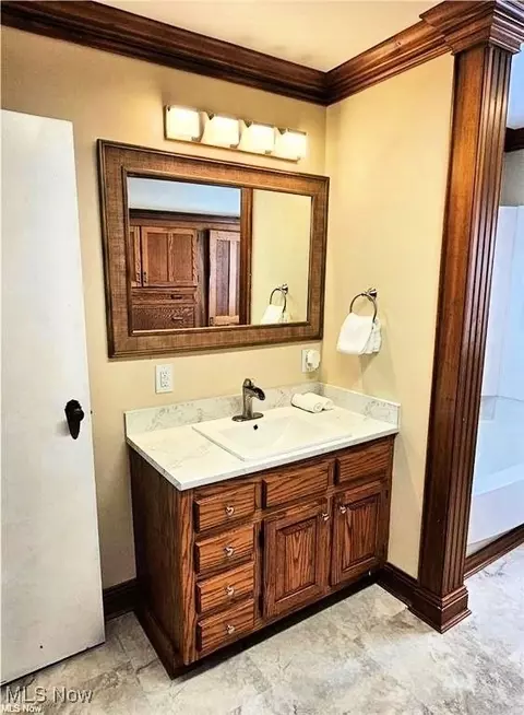 Bath - 2020 E 39th St, Ashtabula, OH 44004 photo 1 of 4