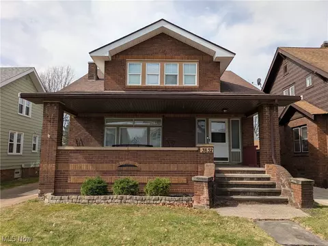 3832 W 158th St, Cleveland, OH 44111