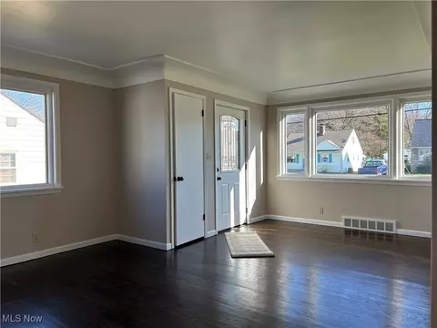 115 Grimm Heights Ave, Struthers, OH 44471 photo 3