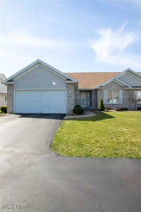 825 Auburn Hills Dr #A, Youngstown, OH 44512
