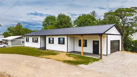 16 Main St, Vincent, OH 45784