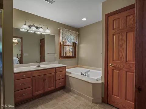 227 Pinehurst Dr, Dover, OH 44622 photo 19