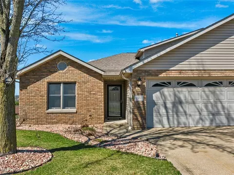 227 Pinehurst Dr, Dover, OH 44622 photo 2