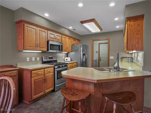 227 Pinehurst Dr, Dover, OH 44622 photo 14
