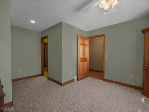 227 Pinehurst Dr, Dover, OH 44622 photo 8