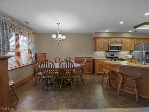 227 Pinehurst Dr, Dover, OH 44622 photo 13