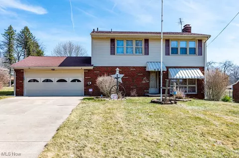 458 Neoka Dr, Campbell, OH 44405