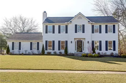 2230 Holly Ln, Avon, OH 44011