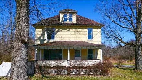 514 Churchill Hubbard Rd, Youngstown, OH 44505