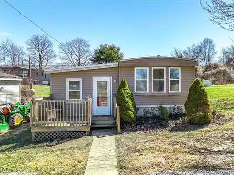 6042 Prairie Ln, Wooster, OH 44691