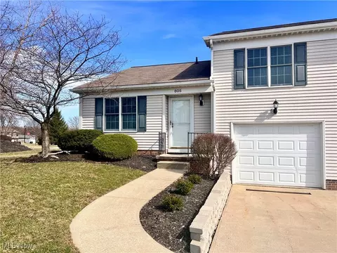 805 Amherst Ln, Brunswick, OH 44212