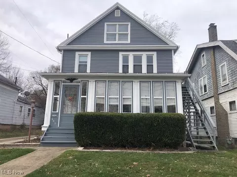 695 S Court St, Medina, OH 44256