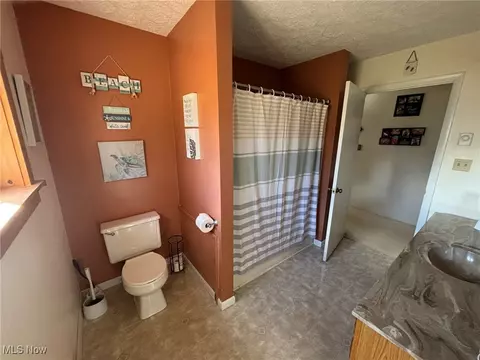 213 Greenbrier Dr, Byesville, OH 43723 photo 16