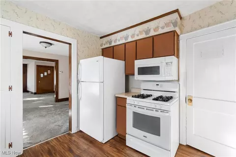 533 E Wilbeth Rd, Akron, OH 44301 photo 16