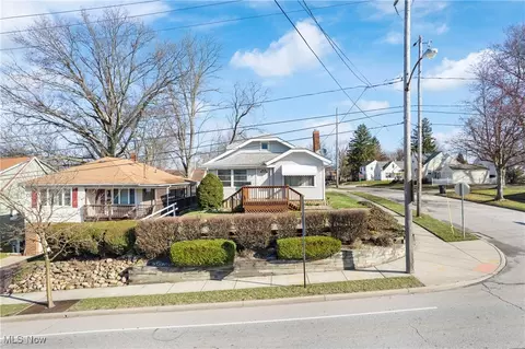 533 E Wilbeth Rd, Akron, OH 44301 photo 2