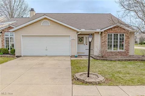 10681 Stapleton Dr, Strongsville, OH 44136