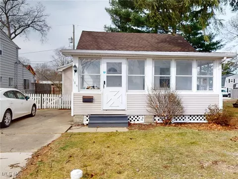 184 Lakewood Dr, Avon Lake, OH 44012