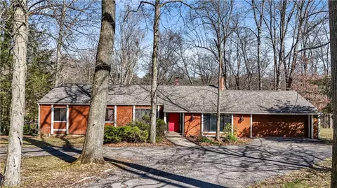 7499 Woodlake Dr, Walton Hills, OH 44146