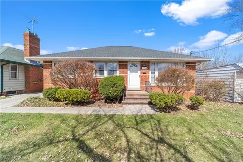 19118 Parkmount Ave, Cleveland, OH 44135
