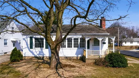 349 Notre Dame Ave, Cuyahoga Falls, OH 44221