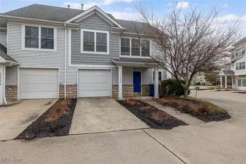 17568 Wildwood Ln, Cleveland, OH 44119