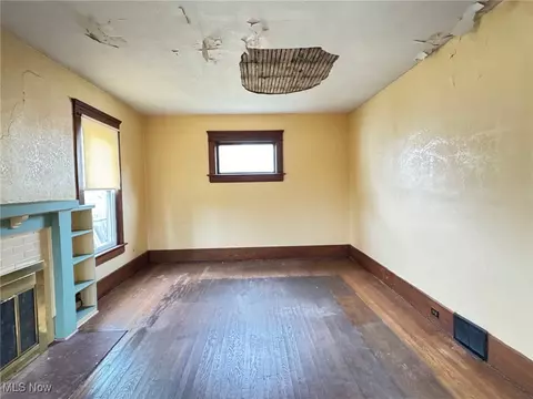 Living - 799 E Buchtel Ave, Akron, OH 44305 photo 2 of 3