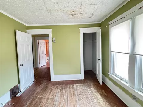 Bedroom - 799 E Buchtel Ave, Akron, OH 44305 photo 4 of 5