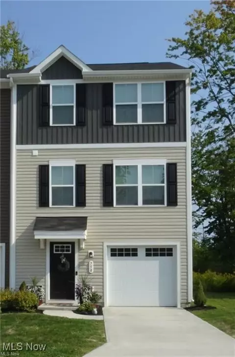 758 Pine Spring Dr, Painesville, OH 44077
