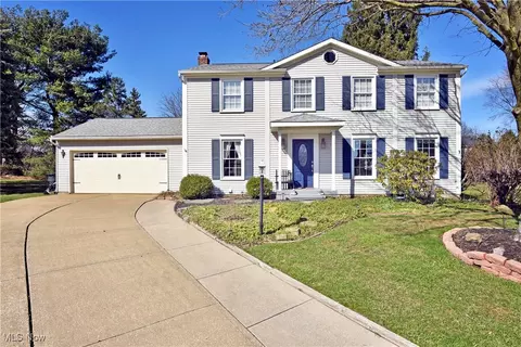 2593 Highgate Cir NW, North Canton, OH 44720