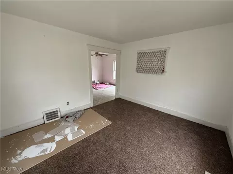 Living - 441 Adams St, Elyria, OH 44035 photo 1 of 2