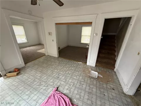 Living - 441 Adams St, Elyria, OH 44035 photo 2 of 2