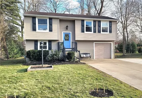 3760 Nautilus Trl, Aurora, OH 44202
