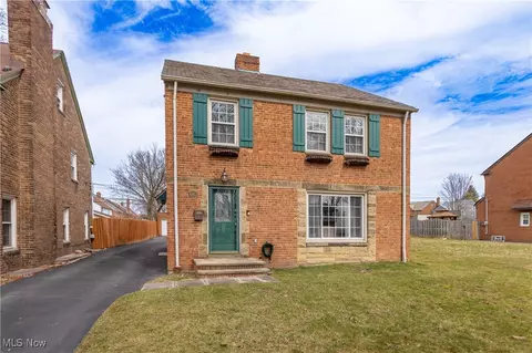 16813 Scottsdale Blvd, Shaker Heights, OH 44120