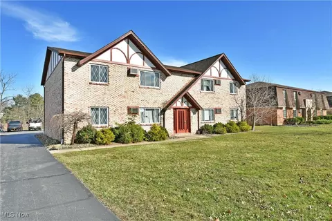 106 Carter Cir, Boardman, OH 44512 photo 3