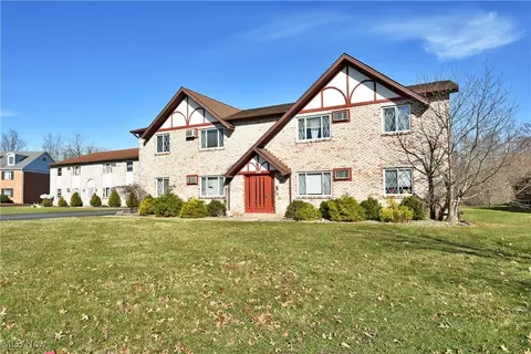 106 Carter Cir, Boardman, OH 44512 photo 2