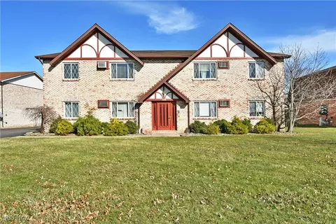 106 Carter Cir, Boardman, OH 44512