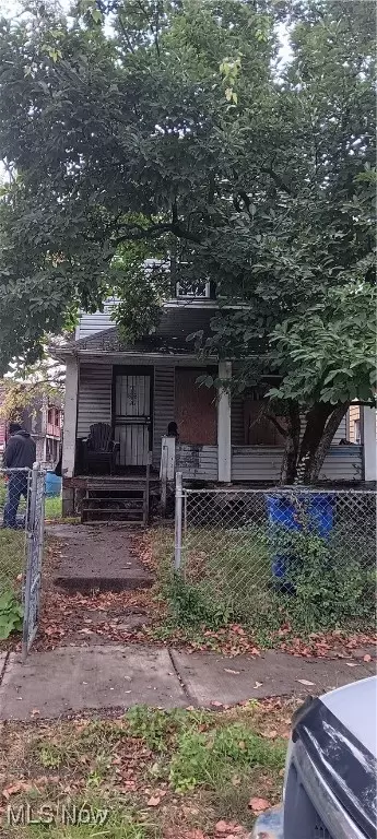 2828 E 69th St, Cleveland, OH 44104