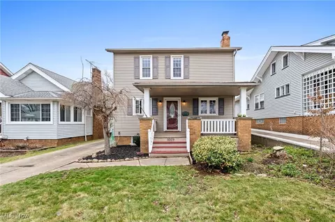 1669 Chesterland Ave, Lakewood, OH 44107