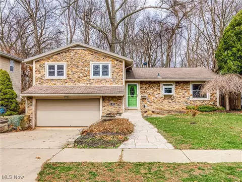 645 Megglen Ave, Akron, OH 44303