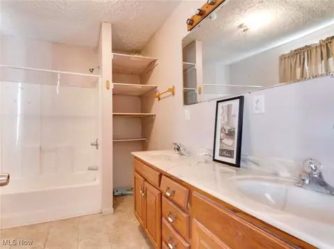 Bath - 101 Murray Ave, Minerva, OH 44657 photo 1 of 2