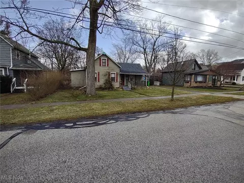 306 Runn St, Berea, OH 44017