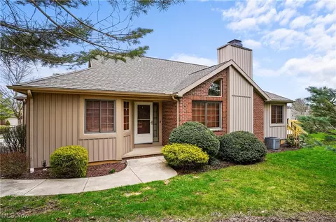 505 Dottie Ct #82, Tallmadge, OH 44278
