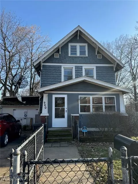 960 Whittier Ave, Akron, OH 44320