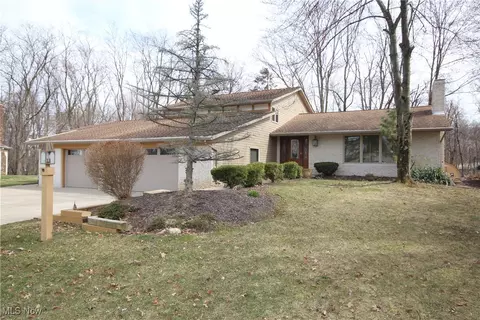 17311 Lexington Ln, Strongsville, OH 44136