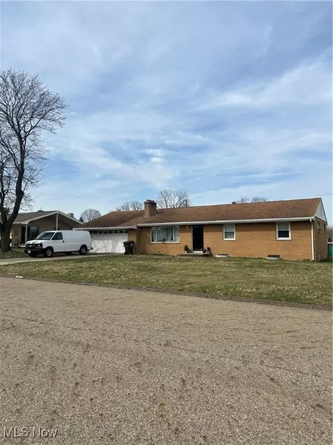 1419 32nd St NE, Canton, OH 44714