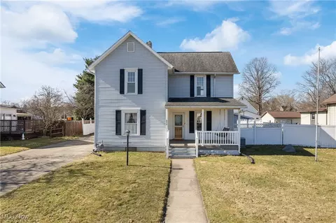 4438 Park Ave NE, Sandyville, OH 44671