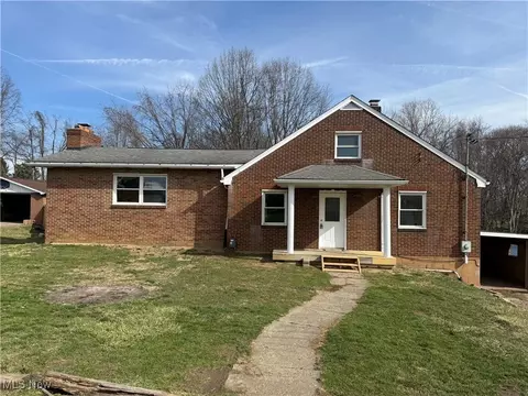 232 Vine St, Follansbee, WV 26037