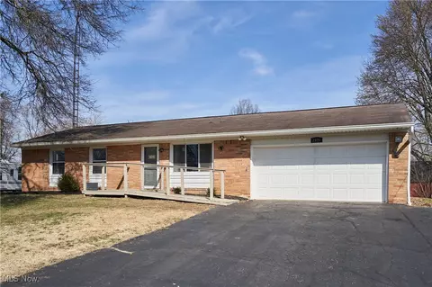 2375 Middletown St SW, Uniontown, OH 44685