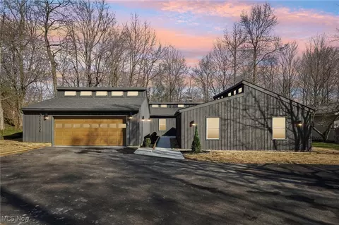 38889 Berkeley Ave, Moreland Hills, OH 44022
