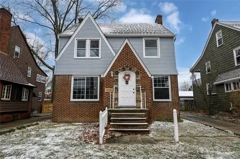 3622 Cedarbrook Rd, Cleveland Heights, OH 44118